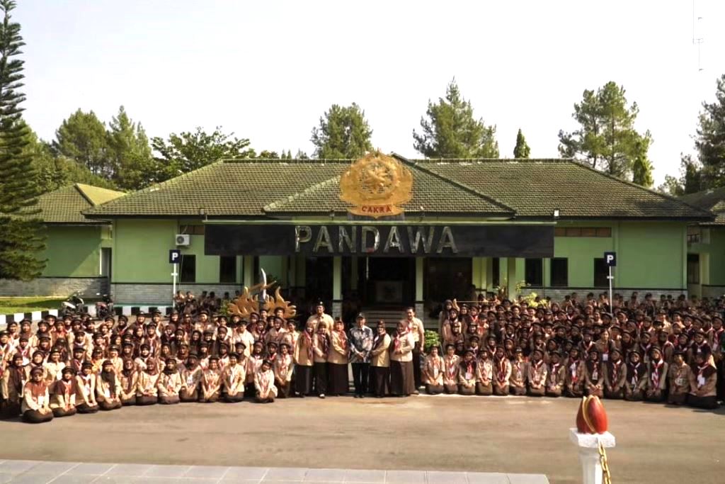 SMAN 7 Semarang Ikuti Perkemahan Pendidikan Karakter di Yonif 411 Kostrad