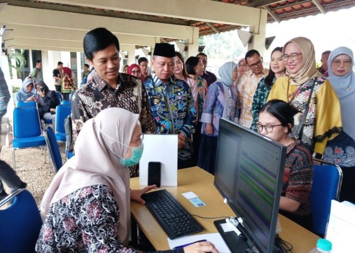 Wamenkes Tinjau Program Cek Kesehatan Gratis di UI