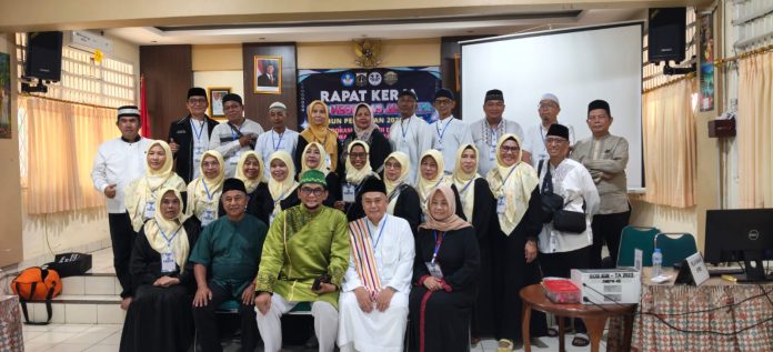 Taklim dan Santunan Yatim IKA SMP 45 Jakarta Hangatkan Muharram, Ceramah Ustadz Subki Al-Bughury Penuh Hikmah dan Tawa
