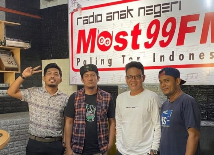 The Polonia Rilis Single 