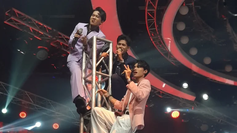 Aksi Panjat Rigging Trio D'Academy 8 Bikin Heboh