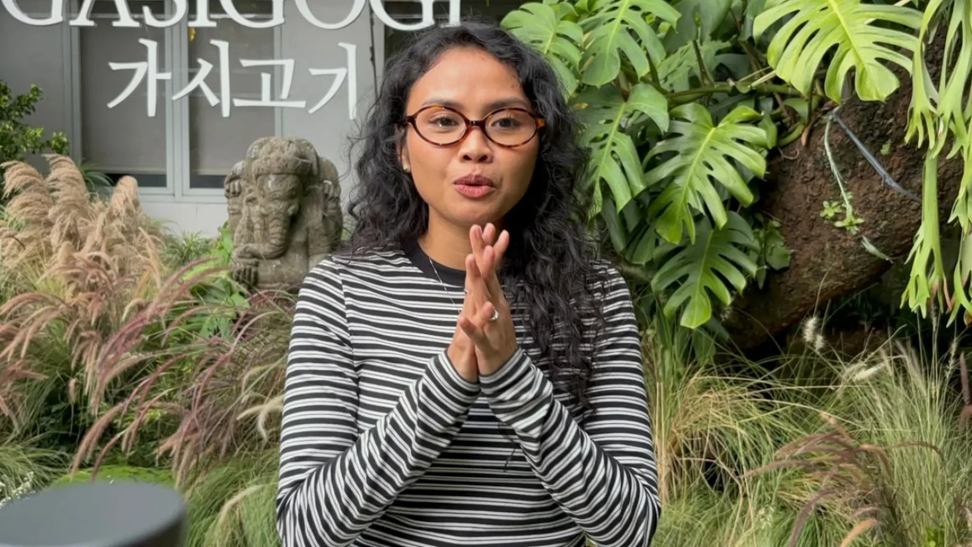 Dea Panendra Pulang dari Portugal, Cerita Nikah Tanpa Pesta