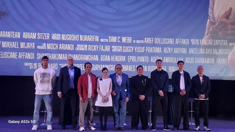 The Longest Wait Tuai Pujian di Gala Premier