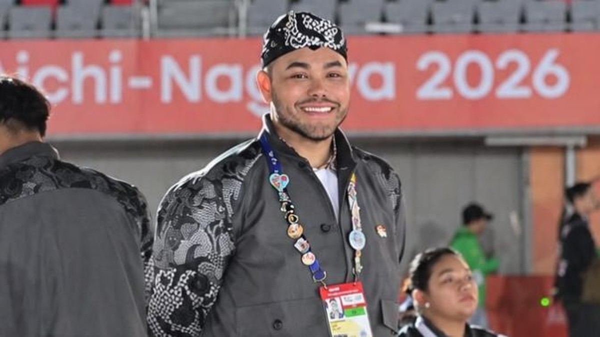 Ivan Gunawan Bangga Merancang Seragam Defile Indonesia