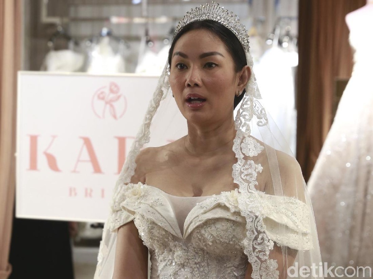 Kalina Oktarani Tak Masalah Kerja Bareng Vicky Prasetyo