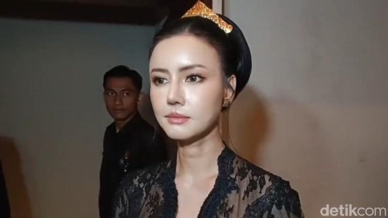 Nita Gunawan Operasi Rekonstruksi usai Kapok Tanam Benang