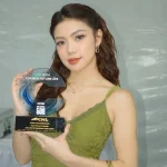 Regina Phoenix Raih Global Voice Ambassador di Acara Chery