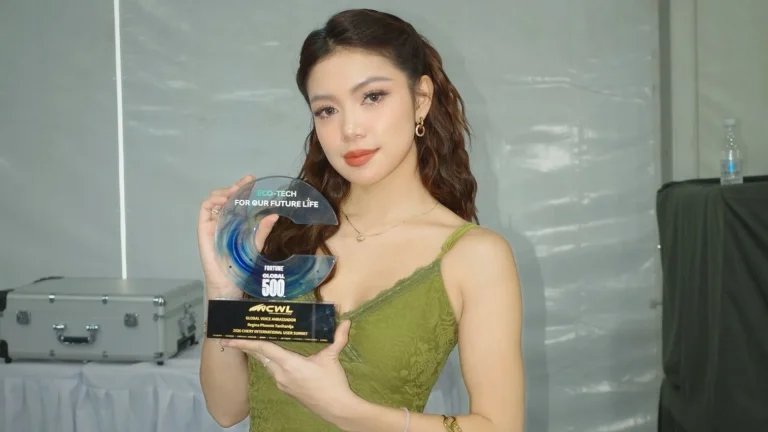 Regina Phoenix Raih Global Voice Ambassador di Acara Chery