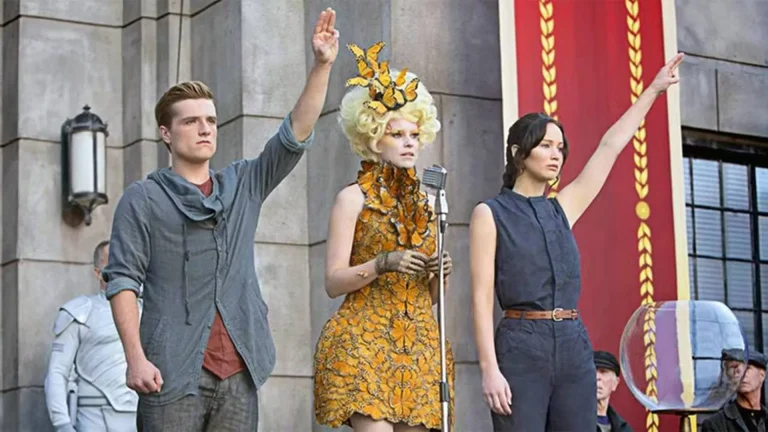 Salam Tiga Jari di Demo Bundaran HI, dari Hunger Games
