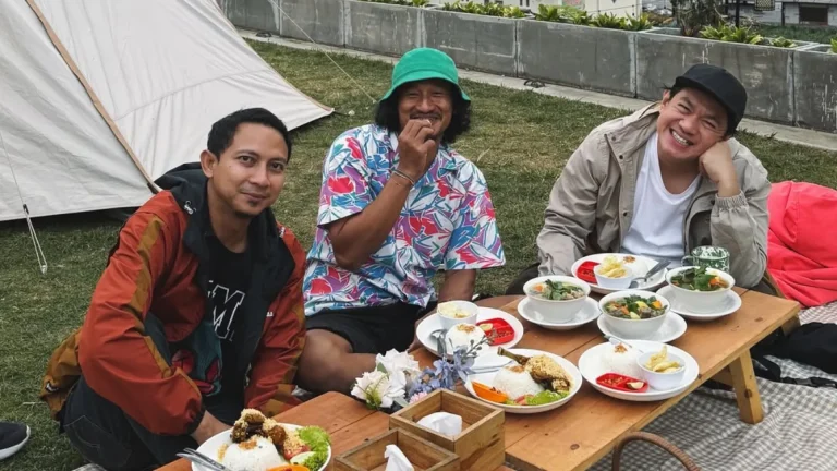 Trio Bajaj Kembali ke Para Pencari Tuhan Jilid 20