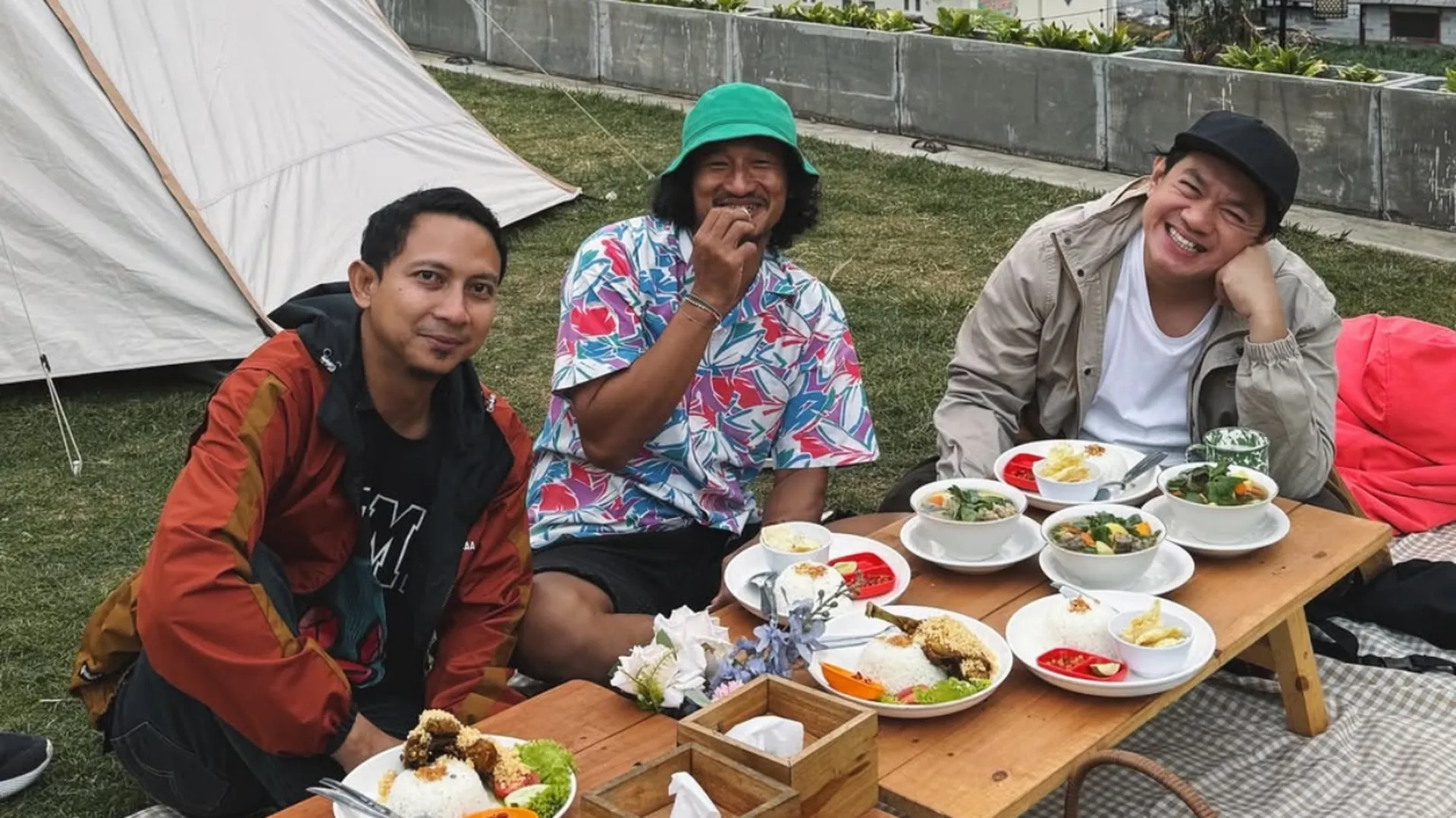 Trio Bajaj Kembali ke Para Pencari Tuhan Jilid 20