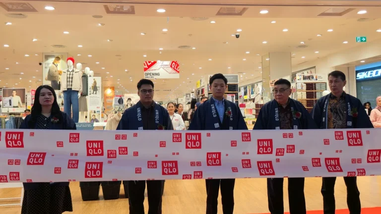 UNIQLO Buka Toko Pertama di Malang, Antrian Ramai Sejak Pagi