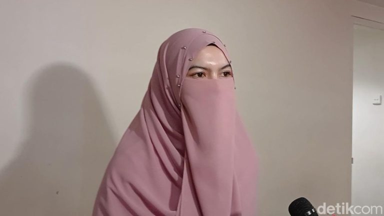 Wardatina Mawa Ungkap Pertemuan dengan Insanul Fahmi